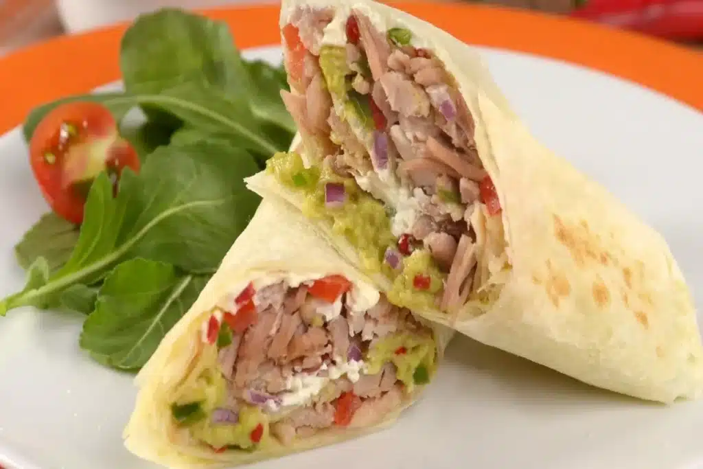 Wrap de pernil com alface