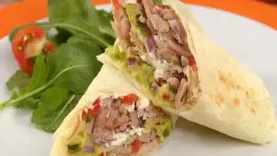 Wrap de pernil com alface