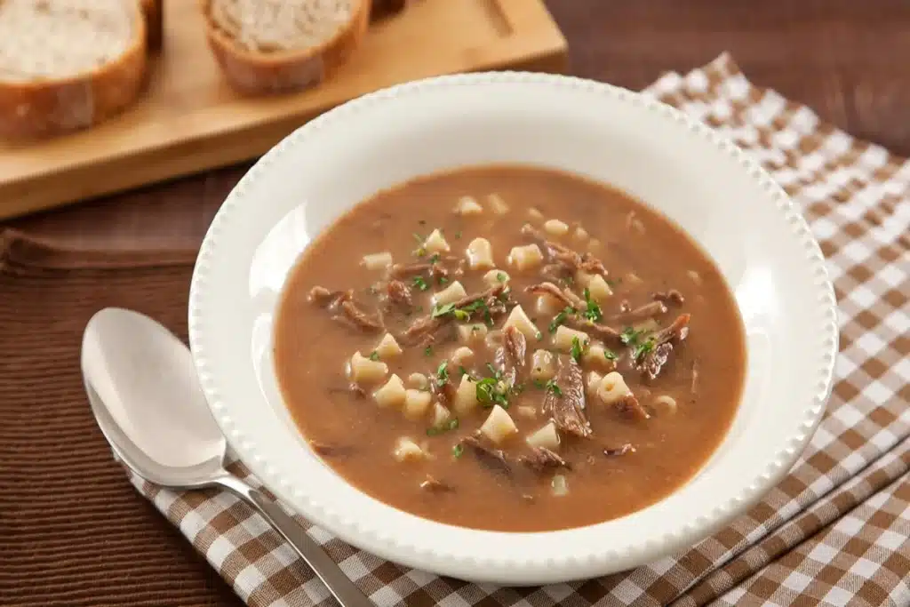 Sopa de Feijão e Macarrão