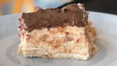 Torta de Bolacha Com Nata e Ganache