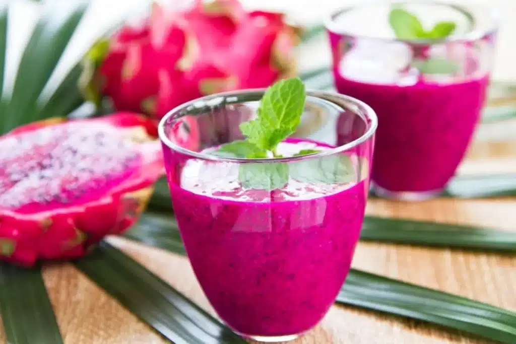 Suco detox de pitaya rosa