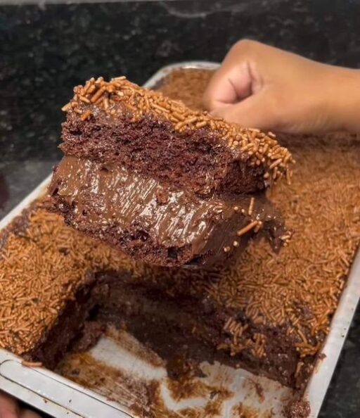 Bolo Gelado de Brigadeiro: A Sobremesa Irresistível