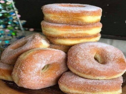 Donuts com Açúcar de Confeiteiro: Fofinhos e Irresistíveis